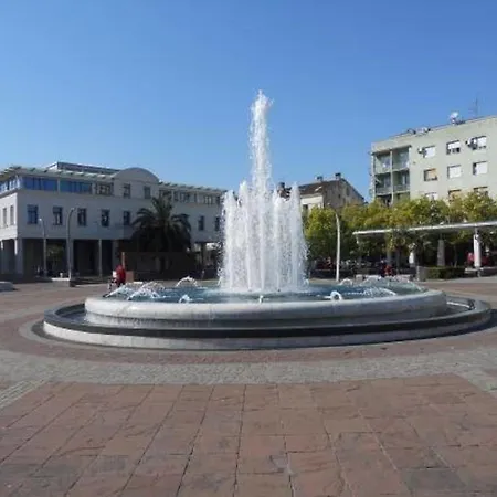 شقة Center *